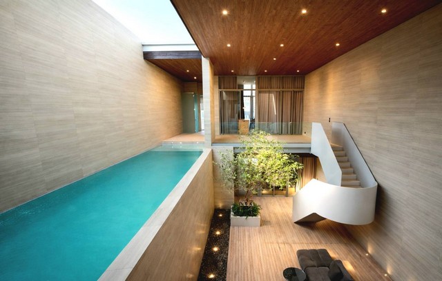 รียาด เรสซิเดนท์ สาธร-พระราม4 Riad Residence Sathorn-Rama IV บ้านหรู4ชั้น Pool Villaใกล้ ห้าง ONE BANGKOK *** หากท่านต้องการรับชม VDO  Youtube กรุณาคลิ๊กลิ้งค์ : https://youtu.be/w4BAUflhAwQที่ตั้ง ซอยสุวรรณสวัสดิ์ ถนนพระราม4 แขวงทุกมหาเมฆ เขตสาธร กรุงเทพมหานคร 10120 (ซอยตรงข้ามห้าง One Bangkok ) เข้าซอยเพียง 300 เมตรรายละเอียด- บ้านหรู 4 ชั้น อยู่ทำเลใจกลางเมืองใกล้ห้าง One Bangkok- ขนาดที่ดิน 125 ตร.วา พื้นที่ใช้สอย 1400 ตร.ม. - บ้านหันหน้าทิศใต้- 4 ห้