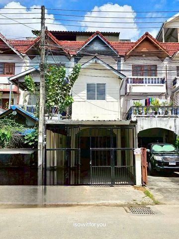 โซนท่าศาลา ราคาคุ้ม 2.3 ล้าน 23 ตรว. ทาวน์โฮม 3 ชั้น ทำเลเมือง หลัง #MegaHome #อ.เมือง เดินทางสะดวก #เหมาะทั้งอยู่อาศัยเอง หรือซื้อเพื่อปล่อยเช่ารายละเอียดทรัพย์ที่ดิน 23 ตร.วาหน้ากว้าง 4 ม. ลึก 23 ม.4 ห้องนอน5 ห้องน้ำ1 ห้องครัวดาดฟ้า ต่อเติมหลังคาแล้ว ใช้งานได้จริงสถานที่ใกล้เคียงแมคโคร เชียงใหม่ — 1.5 กม.บิ๊กซี เอ็กซ์ตร้า เชียงใหม่ 2 — 3.1 กม.เซนทรัลเฟสติวัล เชียงใหม่ — 4 กม.สนามบินเ