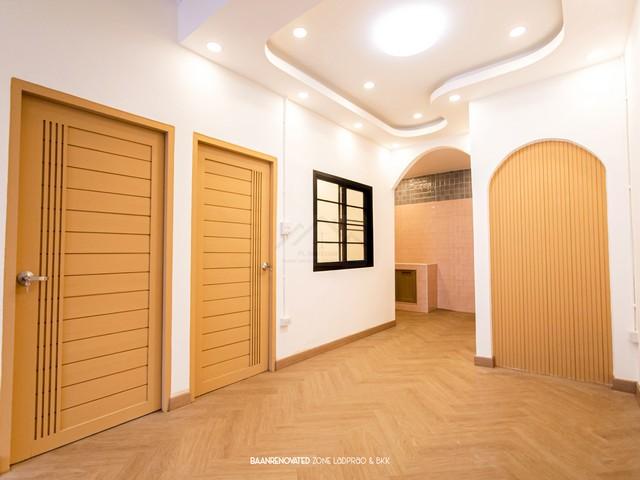 ขายทาวน์เฮ้าส์ 1.5 ชั้น หมู่บ้านทอรุ้ง นวมินทร์ 111 รีโนเวทใหม่ สไตล์น่ารัก มีชั้นใต้หลังคา พร้อมครัวสวย*** ราคาโปร 2,790,000 บาทติดต่อ คุณช่อผกา 0616198565 LINE 0616198565หากไม่รับสาย รบกวนขอความกรุณาลูกค้า @line ทิ้งรูปและข้อมูลไว้นะคะhttps://line.me/ti/p/zu0mm-ozFXทาวน์เฮ้าส์ 1.5 ชั้น หมู่บ้านทอรุ้ง นวมินทร์ 111 รีโนเวทใหม่ทั้งหลัง- ขนาด 22.5 ตร.วา- 2 ห้องนอน- 1 ห้องน้ำ- 1 โถง- 1 ห้องครัว ของแถมจัดเต็ม ของใหม่ทั้งหมด ( 