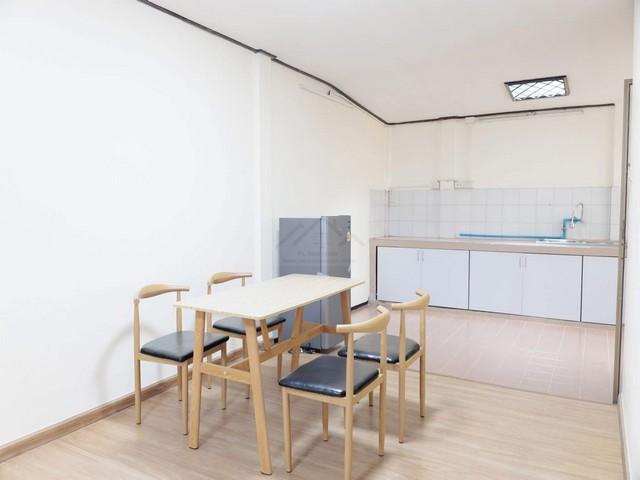 ให้เช่าทาวน์โฮม 2 ชั้น ซอยประชาราษฎร์บำเพ็ญ 20 ห้วยขวาง พร้อมเฟอร์นิเจอร์ ทำออฟฟิศได้*** ราคาเช่า 35,000 บาท/เดือน มัดจำ 2 เดือน + ล่วงหน้า 1 เดือน สัญญาขั้นต่ำ 1 ปี*** ทำออฟฟิศ 37,000 บาท/เดือน จดทะเบียนได้- รับต่างชาติ / ไม่อนุญาตให้เลี้ยงสัตว์ติดต่อ คุณช่อผกา 0616198565 LINE 0616198565หากไม่รับสาย รบกวนขอความกรุณาลูกค้า @line ทิ้งรูปและข้อมูลไว้นะคะhttps://line.me/ti/p/zu0mm-ozFXรหัส# T25-940ทาวน์โฮม 2 ชั้น ซอยประชารา