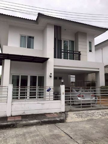 ขาย 3.79 ล้าน #ดิเออบาน่า2 #แม่เหียะ 40 ตรว. บ้านเดี่ยว 2 ชั้น ทำเลดี ในโครงการคุณภาพ พร้อมอยู่ #บ้านสวยสภาพดี ในบรรยากาศสงบ เป็นส่วนตัว แต่ใกล้เมือง #ซื้ออยู่เองหรือปล่อยเช่าได้รายละเอียดบ้านเนื้อที่ 40 ตารางวา3 ห้องนอน | 3 ห้องน้ำฟังก์ชันลงตัว เหมาะสำหรับครอบครัวโครงการมีระบบรักษาความปลอดภัย 24 ชม.สิ่งอำนวยความสะดวกในโครงการระบบรักษาความปลอดภัย 24 ชม. (รปภ. + CCTV)ถนนในโ�