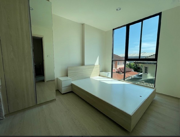 โครงการ : นิว ซี สแควร์ สวนหลวง สเตชั่น Nue Z-Square Suan Luang Stationที่ตั้ง : ซอยสุภาพงษ์ 3 แยก 5-2 ถนนศรีนครินทร์ แขวงหนองบอน เขตประเวศ กทม.================= - ให้เช่าเพียง 10,500 บาท / เดือน  - เงินประกันห้อง 2 เดือน ล่วงหน้า 1 เดือน ( สัญญาขั้นต่ำ 1 ปี )=================รายละเอียดห้อง : อาคาร Y ชั้น3 27ตร.ม.  Onebed - ห้องนอน : 1 - ห้องน้ำ  : 1=================สนใจสอบถามเพิ่มเติมได้ที่ Tel : 094-265-6422 ( คุณเค้ก )Tel : 084-241-6465 ( คุณเป้ )Line : 0512pleสนใจดูรายละเอียด ห้องส