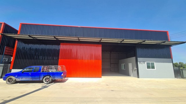 โกดังให้เช่า ย่านมีนบุรี ถนนนิมิตใหม่ ซอยวัดสุขใจ24 เขตคลองสามวา กรุงเทพรหัส TTR 2629-พื้นที่ 110ตารางวา-พื้นที่ตัวอาคาร 300 ตร.ม.-ด้านใน มีออฟฟิศขนาด 4 × 6 ม. -ห้องน้ำ 2ห้อง-อาคารสูง6 เมตร  - รถเทรลเลอร์ , ตู้คอนเทนเนอร์ข้าได้-หลังคา PU กันความร้อน-ไฟ 3เฟส-น้ำ ไฟ จ่ายตรงกับองค์การ** สามารถพักอาศัยได้ค่าเช่า 36,000/เดือน สัญญา 3ปี จ่ายล่วงหน้า1เดือน ประกัน2เดือนสนใจติดต่อ คุณต๋อย   086 - 5427078ID: