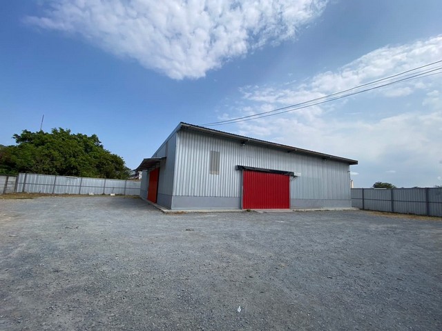  เช่ามีโกดังว่างให้เช่า หนองแขม เพชรเกษม สาย3 ตกแต่งใหม่ ทำโรงงานเสียงดังได้  กรุงเทพรหัส TTR 2626โกดังให้เช่าเพชรเกษม 69 เข้าออกได้หลายเส้นทาง ทะลุซอยเพชรเกษม77 ก็ได้ รถใหญ่เข้าออกได้ ถนนซอยกว้าง โลเคชั่นดีมากถนนเชื่อมต่อ ถนนเพชรเกษม สาย1,2,3,4 / ถนนบางบอน3,5 และหนองแขมได้ การเดินทางสะดวกมาก โกดังแบบ stand alone รั้วรอบขอบชิด เนื้อที่ 352ตรว. ตัวโกดังขนาด 400ตรม. ออฟฟิศ 36ตรม. พื้น�