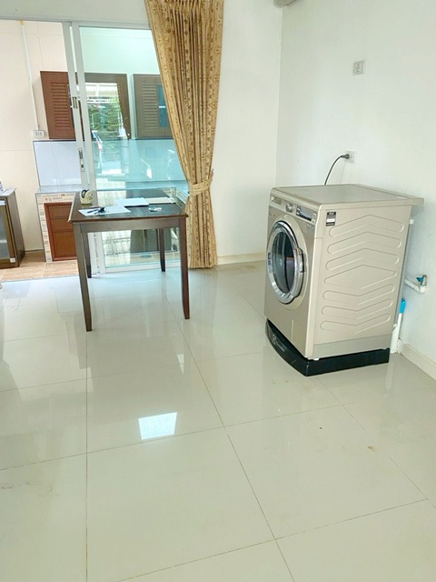 ตลาดประชาอุทิศ 90 800 ม.ให้เช่าทาวน์โฮม 2 ชั้น ติดถนน 18ตร.ว. 146ตร.ม. รร.นานาชาติสารสาสน์วิเทศศึกษา 1.3 กม. 2 นอน 3 น้ำ 11,999 B-M. ตลาดแฟลต กทม. ทุ่งครุ 1 กม. แหล่งชุมชน หาของกินสะดวก เดินทางง่าย BTS ช้างเอราวัณ ถ.ประชาอุทิศ สุขสวัสดิ์ โลตัส  ประชาอุทิศ  900 ม.PrachaUthit90 800m. Townhome for rent 2 stories 18sq.wa. 146sq.m. 1.3 km. from Lotus Pracha Uthit. 2 bed 3 bath 11,999 B-M. Conveniently located near Sarasas Witead International School 1.3 km. Bangkok Flat Market Thung Khru and other amenities. Easy to find food. BTS Chang Erawan station Pracha Uthit Road and Suk Sawat area.ถ.ประชาอุทิศ สุ�