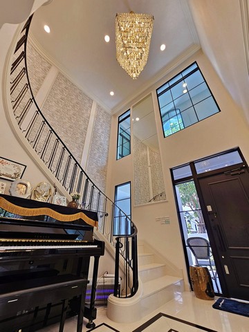 CC1455ให้เช่า บ้านเดี่ยวหรู2ชั้น Nantawan พระราม9 กรุงเทพกรีฑาตัดใหม่โครงการใหม่Land & HousesNear Wellington International School  ใกล้จุดขึ้นลงทางด่วนศรีรัช##  ให้เช่า ##Please directly contact : K.โบว์  083-782-4962ให้เช่า บ้านเดี่ยวนันทวันพระรามเก้า-กรุงเทพกรีฑาตัดใหม่ ใกล้จุดขึ้นลงทางด่วนศรีรัชฯ ใกล้วงแหวนกาญจนาภิเษก ใกล้รถไฟฟ้าสายสีเหลือง สถานีศรีกรีฑา เพียง 6 กมด้านหน้าหันทิศใต้ บ้านติดเลคและส่วน มุมส่วนตัว ไม่�