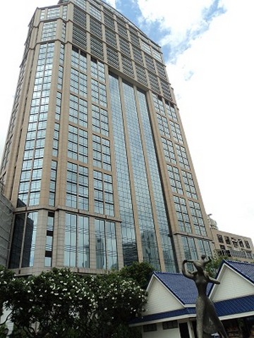 ออฟฟิศให้เช่าสุขุมวิท พร้อมพงษ์ อาคารเอ็มโพเรียม ทาวเวอร์ รถไฟฟ้าบีทีเอสสถานีพร้อมพงษ์ แขวงคลองตัน เขตคลองเตย ขนาดพื้นที่ให้เช่าเริ่ม 100  ตรม.ขึ้นไป  O2,512,59O9,  O84,543,4833ดูข้อมูลอาคารอื่นที่ www.irentoffice.com ยินดีรับฝากขาย-ให้เช่าสำนักงานค่าประกันการเช่า    3    เดือนค่าเช่าล่วงหน้า      1    เดือนค่ามัดจำการเช่าสำนักงาน3เดือนขนาดพื้นที่ให้เช่า100 ตารางเมตรขึ้นไปขนาดพื้นที่และค่า�