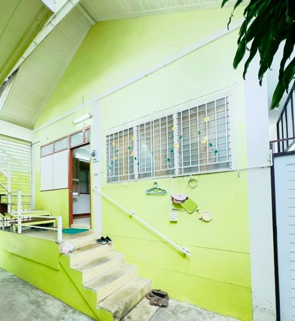 เดอะมอลล์ ท่าพระ ธนบุรี 1.3 กม.ให้เช่าบ้านเดี่ยวชั้นเดียว ย่านภาษีเจริญ 2 นอน 1 น้ำ จัดเต็มเฟอร์ฯ  40 ตร.ม. ม.สยาม 1.6 กม. เงียบสงบ มีความเป็นส่วนตัว  3,998 B-M. แหล่งชุมชน หาของกินง่าย ตลาดพลู 400 ม. ถ.เทอดไท ราชพฤกษ์  BTS วุฒากาศ 750 ม. 1.3 km. from The Mall Tha Phra BTS Wutthakat 750 m. Single-story house for rent in Phasi Charoen area 2 bed 1 bath fully furnished 40 sq.m. 1.6 km. from Siam University. Quiet and private. 3,999 B-M. Thonburi. Conveniently located with easy access to food. 400 m from Talat Phlu Therdthai Road. Ratchaphruek. แยกราชพฤกษ์-วุฒากาศ ถ.เทอดไท ราชพฤกษ์ แขว�