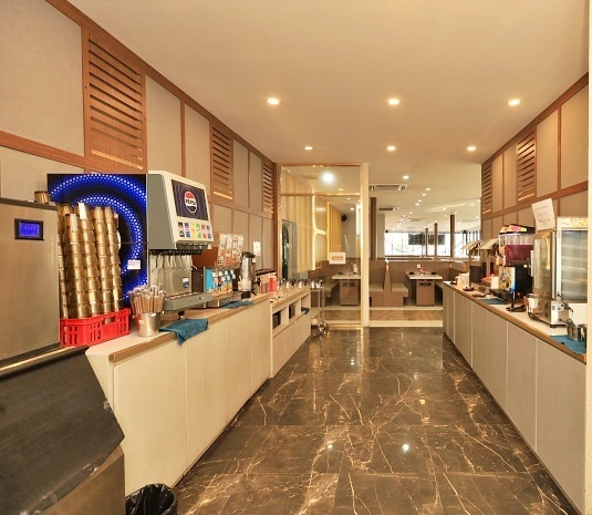 สนใจติดต่อ #ขอดูรูปเพิ่มเติมได้คุณเมย์ 085-879-2894 (เบอร์/ไลน์)เซ้งร้านหรูร้านสุกี้ปิ้งย่าง&nbsp; #ติดบิ๊กซี #คลอง3 #ปทุมธานี&nbsp;&nbsp;#ติดริมถนน มีที่จอดรถ อำเภอคลองหลวง- พร้อมสูตรอาหาร อุปกรณ์ครบเปิดต่อได้เลย- มีลูกค้าประจำ ร้านยังเปิดให้บริการถึงสิ้นเดือนมกราคม 2569- ขนาด 455.70 ตรม.- มีโซนห้องครัวร้อน ครัวเย็น- ครัวล้างจาน ห้องน้ำ- ห้องพนักงาน ห้องเก็บสตอค- เคาน์เตอร์คิดเงินพร�