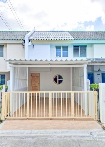 บ้านราคาไม่เกินล้าน ผ่อนเพียงเดือนล่ะ 4000 บาท ใจกลางเมือง ใกล้เซ็นทรัล บิ๊กซีระยอง - บ้านเคหะน้ำคอก 2 ชั้น 20 ตารางวา 2 ห้องนอน 1 ห้องน้ำ ตกแต่งทำใหม่ทั้งหลัง สไตล์มินิมอล (บ้านเลขที่ 4/112) - ใกล้ 7-11 ตลาดน้ำคอก ใกล้สี่แยกเกาะกลอย ห้าง Makro ระยอง - โอกาสดีของผู้มีรายได้น้อย ผ่อนถูกพอๆกับค่าเช่าบ้าน ไม่ต้องเสียค่าเช่าบ้านทิ้งทุกเดือน สนนราคา 995,000 บาท เงินเดือน 10000 บาทกู้ได้ว�