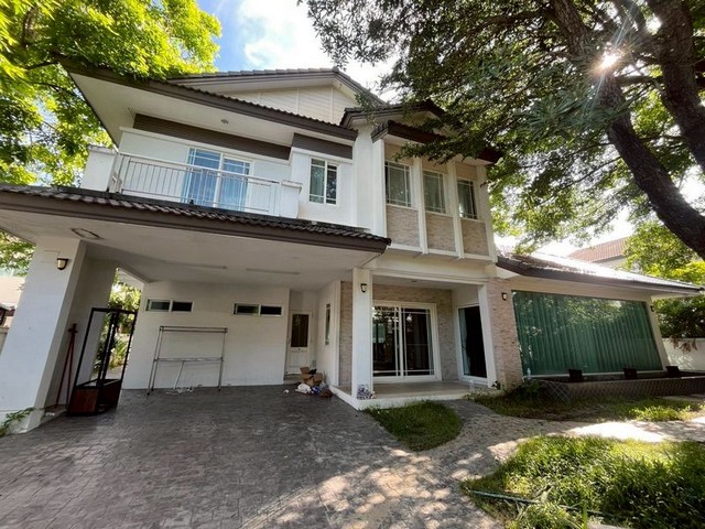 สุดคุ้ม #สีวลี #สันกำแพง 9.5 ล้าน บ้านเดี่ยว 2 ชั้น ทำเลเยี่ยม ใกล้เมือง #ราคาประเมินสูง โครงการคุณภาพจาก #แลนด์แอนด์เฮ้าส์  ทั้งอยู่เองก็คุ้ม / ลงทุนปล่อยเช่าก็ได้ผลตอบแทนสูงเนื้อที่: 98.4 ตร.วาพื้นที่ใช้สอย: ~250 ตร.ม.3 ห้องนอน 3 ห้องน้ำห้องโถงใหญ่ (บน-ล่าง) + ห้องนั่งเล่นต่อเติมห้องทำงานต่อเติมครัวไทยพร้อมเคาน์เตอร์ + เครื่องดูดควันจอดรถได้ 2 คันแอร์ครบทุกห้องสวนสวย พร