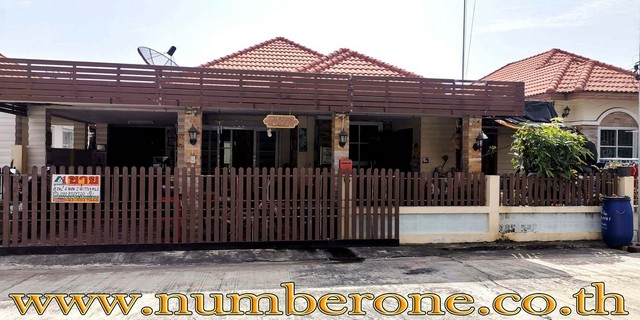 ม.เพอร์เฟคโฮม (โรจนะ-สายเอเชีย) ถ.โรจนะ อยุธยารหัสทรัพย์ :16601ประเภท :บ้านเดี่ยว / บ้านแฝดโครงการ :หมู่บ้านเพอร์เฟคโฮมที่ตั้ง :ต.บ้านกรด อ.บางปะอิน จ.พระนครศรีอยุธยาโซน :ต่างจังหวัดเนื้อที่ :54 ตร.ว.ขายบ้านเดี่ยว 1 ชั้น เนื้อที่ 54 ตารางวา มี 4 ห้องนอน 2 ห้องน้ำ ครัวบิลท์อิน ต่อเติมที่จอดรถเต็มพื้นที่ ปูพื้นกระเบื้อง สภาพดี พร้อมอยู่ พื้นที่ใช้สอยกว้างขวางอยู่ในโครงการ�