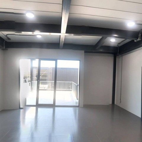 ด่วน ให้เช่า โกดัง พร้อมออฟฟิศ 3 ชั้น  ทาวน์อินทาวน์ ซอย11 ใกล้เลียบด่วนเอกมัยรามอินทรา ว่างให้ชมสิ้นเดือน มกราคม 2569ค่าเช่าอาคารละ 190,000 บาท/เดือน-ค่าน้ำ 20 บาท/หน่วย-ค่าไฟ 7 บาท/หน่วย-ทำสัญญา 3 ปี ประกัน 3 เดือน จ่ายล่วงหน้า 1 เดือน-ภาษีที่ดินและสิ่งปลูกสร้าง ลูกค้าชำระ***พร้อมให้เช่า ว่าง 10 กุมภาพันธ์ 2569 ดูได้ช่วงต้นเดือนกุมภาพันธ์ ชอบจองก่อนได้ติดต่อ คุณช่อผกา 0616198565 LINE 0616198