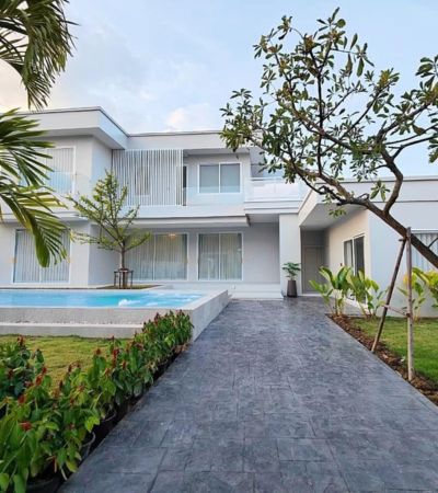 ขาย 14.9 ล้านบาท*พูลวิลล่าส่วนตัว โมเดิร์น ลักซูรี ใกล้ห้าง Meta Mall, Rimping 3 ก.ม พูลวิลล่าส่วนตัว 2 ชั้น โมเดิร์นลักชัวรี่หรูหรา และทันสมัย ใกล้เมืองและใกล้สิ่งอำนวยความสะดวกครบครันความคุ้มค่าและความสะดวกสบายพร้อมลากกระเป๋าเข้ามาอยู่ได้เลย.สระว่ายน้ำส่วนตัวระบบน้ำล้นขนาดใหญ่ 4*10 เมตร ลึก 1.2 เมตร จากุชชี่และน้ำแร่ที่ดิน 171 ตารางวาพื้นที่ใช้สอยทั้งหมด 359.62 ตารางเมตร6 ห้�