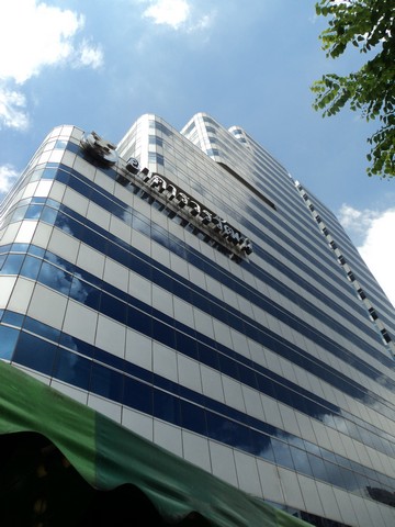 เช่าออฟฟิศสีลม บางรัก อาคารวรวัฒน์ ขนาด 100 ตรม.ขึ้นไป สีลม เขตบางรักรถไฟฟ้า BTS สถานีศาลา O2,512,59O9,  O84,543,4833 ดูข้อมูลเพิ่มที่  www.irentoffice.com ยินดีรับฝากขาย-ให้เช่าสำนักงานค่าประกันการเช่า    3    เดือนค่าเช่าล่วงหน้า      1    เดือนสัญญาการเช่าสำนักงาน3ปีขนาดพื้นที่ออฟฟิศให้เช่า 100ตารางเมตรขึ้นไปขนาดพื้นที่ และค่าใช้จ่ายต่างๆ อาจมีการปรับเปลี่ยนกรุณาโทรสอบถามเพื่อยืนยันความถูกต