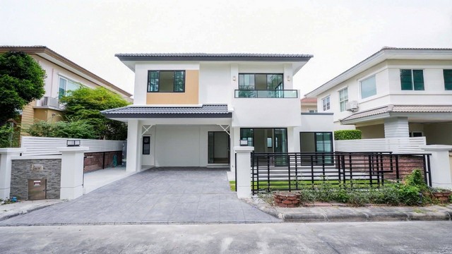 บ้านเดี่ยวรีโนเวทใหม่ ทำเลติดถนนราชพฤกษ์ สวย เรียบหรู อยู่สบาย พร้อมเข้าอยู่ทันทีโครงการ คาซ่าวิลล์ ราชพฤกษ์–รัตนาธิเบศร์ 2บ้านเดี่ยวทำเลศักยภาพ ติดถนนใหญ่ราชพฤกษ์ใกล้ห้างสรรพสินค้า โรงเรียนชั้นนำ และแหล่งไลฟ์สไตล์ครบครัน ตำแหน่งบ้านดีมาก หน้าบ้านไม่ชนใคร เป็นส่วนตัว เงียบสงบ น่าอยู่สุด ๆรายละเอียดบ้านเนื้อที่ 52.5 ตารางวา  ต.ท่าอิฐ อ.ปากเกร็ด จ.นนทบุร