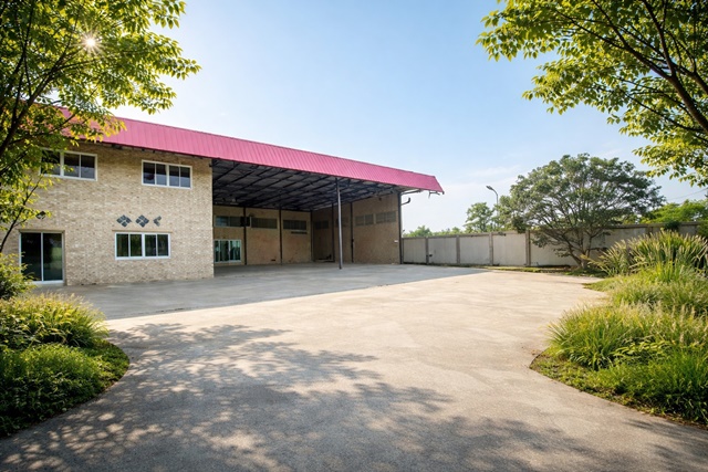 ให้เช่า โกดัง ขนาดใหญ่ 2ไร่ 35ตร.วา ใกล้สถานีตำรวจนครบาลลำหิน 1.5กม.มีรั้วรอบขอบชิด ถนนคลองสิบ คลองสิบสี่ 49,998B-M ทำเลศักยภาพ ติดถนนใหญ่  ใช้งานได้หลากหลาย เหมาะสำหรับทำโรงงาน ออฟฟิศ โกดัง หรืออยู่อาศัย1.5km from LamHin Police Station. For rent Large warehouse 2rai 35sq.wa 3,200sq.m fully fenced located on KhlongSipRoad KhlongSipSi. 49,998THB-month. Prime location on a main road  Versatile use suitable for factory office warehouse or residential purposes.ถ.คลองสิบ-คลองสิบสี่ แขวงคู้ฝั่งเหนือ เขตหนองจอก กรุงเทพมหานคร 2ไร่ 35ตร.�