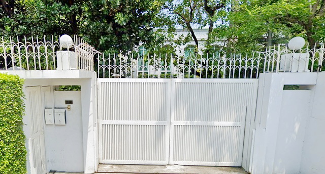 ทองหล่อ 21-25 ถูกที่สุดในโลก ซ.สุขุมวิท 47-51 MRT รฟม. 1.6 กม.เช่า-ขายที่ดินพร้อมอาคาร 2 ชั้น 1ไร่ 32 ตร.วา. 1,724 ตร.ม.รร.อนุบาลนานาชาติสี่พี่น้อง700 ม.วิวสวน บรรยากาศ ร่มรื่น 5นอน 5น้ำ 149,999 B-M ขาย 260 ล้าน  ตลาดเอกมัย 1 กม.Thonglor 21-25 The cheapest in the world Soi Sukhumvit 47-51 MRTA 1.6km. For rent-sale land with 2-storey building 1Rai 32sq.w. 1,724sq.m. SiPhiNong Inter Kindergarten 700m. Garden view shady atmosphere 5bed 5bath 149,999B-M for sale 260 million Ekkamai Market 1 km.ทองหล่อ 21-25 ถ.สุขุมวิท เพชรบุรีคลองตันเหนือ วัฒนา กรุงเทพมหานคร1 ไร่ 32ตร.ว. 1,724 ตรม1