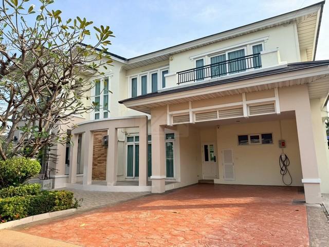 ขายบ้านเดี่ยว 2 ชั้น โครงการเพอร์เฟค มาสเตอร์พีซ สุขุมวิท 77 ติดกับห้างโรบินสันลาดกระบังราคาขาย 26,000,000 บาทราคาเช่า 150,000 บาท / เดือน ( สัญญาขั้นต่ำ 1 ปี ประกัน 2 เดือน ล่วงหน้า 1 เดือน )ที่ตั้ง ถนนสุขุมวิท ซอยสุขุมวิท 77 แขวงพระโขนงเหนือ เขตวัฒนา กรุงเทพมหานครติดต่อ : คุณภัสพงณ์ 0634098164Line : binkem22https://www.facebook.com/profile.php?id=61581484955548เนื้อที่ 134.9 ตารางวา พื้นที่ใช้สอย 430 ตารางเมตร จำนวน 2 ชั้น 5 ห้องนอน 5 ห�