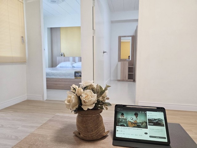 ขายคอนโดห้องชุดเอื้ออาทรป่าตัน ตึก29 ชั้น5 ห้อง34ม. 2นอน1น้ำ 899,900บ. ตกแต่งใหม่ ต.ป่าตัน อ.เมือง เชียงใหม่ขายคอนโด ห้องชุดเอื้ออาทรป่าตัน ต.ป่าตัน อ.เมือง เชียงใหม่ตึก 29 ชั้น 5 ตกแต่งใหม่ พร้อมอยู่พื้นที่ห้อง 34 ตรม. 2 ห้องนอน 1 ห้องน้ำขายราคา 899,900 บาทค่าใช้จ่ายในการโอนคนละครึ่งตกแต่งใหม่ พร้อมอยู่พร้อมเฟอร์ เครื่องใช้ไฟฟ้า ใหม่แกะกล่อง- เตียงนอน 6 ฟุต, ฟูก, หมอน 2 ใบ- โต๊ะวาง�