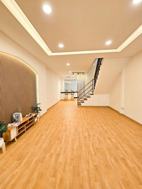 P1799 ขาย ทาวโฮม หมู่บ้านอยู่เจริญ ดอนเมือง ติดถนนวิภาวดีรังสิต 37 พร้อมเข้าอยู่ สนามบิน เขตดอนเมือง ใกล้โรงเรียนหอวัง นนทบุรี