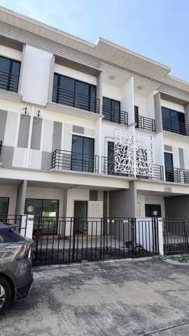 ขายทาวน์เฮาส์ 3 ชั้น หมู่บ้าน @Nice วัชรพล–เทพารักษ์ราคาเพียง 2.XX ล้านบาท | เหมาะสำหรับอยู่อาศัยจริงหรือลงทุน กู้เพิ่มตกแต่งได้โอกาสดีสำหรับครอบครัวที่มองหาบ้าน 3 ชั้นในทำเลวัชรพล–เทพารักษ์**ราคานี้หายากมาก** ในโครงการ @Nice และสามารถปรับปรุงบ้านให้ตรงสไตล์ของคุณได้เต็มที่ รายละเอียดบ้าน* ทาวน์เฮาส์ / ทาวน์โฮม **3 ชั้น*** โครงการ **@Nice วัชรพล–เทพารักษ์*** เหมาะสำหรับ **อยู