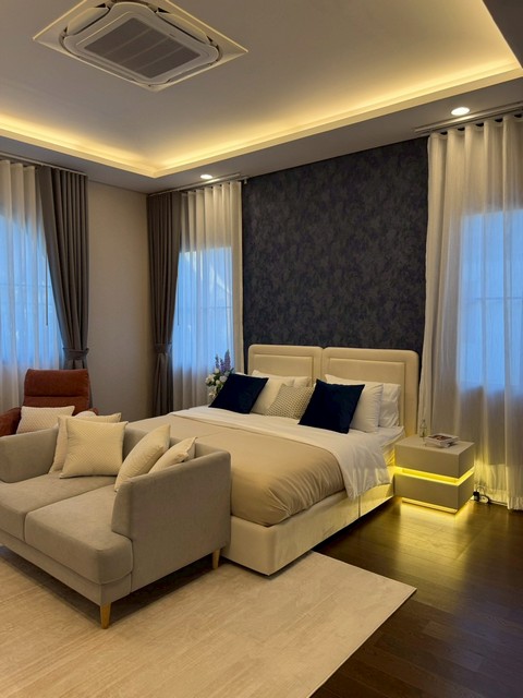 P1809 ให้เช่า บ้านหรูโครงการ นาราสิริ พหล-วัชรพล Narasiri Phahol Watcharapol  ถนนเทพรักษ์ แขวงท่าแร้ง เขตบางเขน