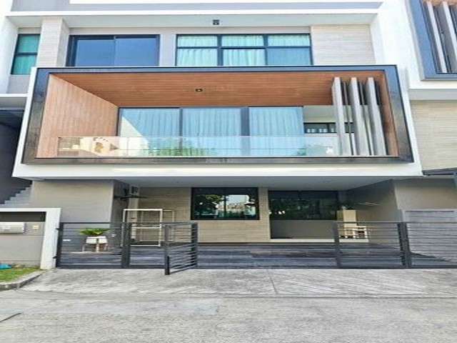 ให้เช่า ทาวน์โฮมหรู บนทำเลกรุงเทพกรีฑา ถนนศรีนครินทร์-ร่มเกล้า โครงการ เนอวานา ดีฟายน์ ศรีนครินทร์-พระราม 9