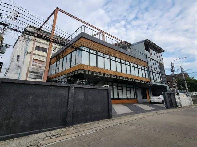 ให้เช่าอาคารสำนักงาน 3 ชั้น 700 ตร.ม. ซ.ติวานนท์ 14 หลังมุม ใกล้ MRT กระทรวงสาธารณสุข