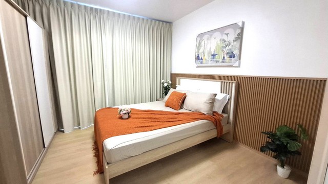 ให้เช่าคอนโดห้องใหญ่The SEED  ซอยพหลโยธิน 14 ติดถนนพหลโยธินขนาดห้อง 37 ตรม. ห้องใหม่ พร้อมเฟอร์ใหม่ทุกชิ้นยังไม่เคยปล่อยเช่า ชั้น 8 วิวเมือง ใกล้รถไฟฟ้า  สถานีอารีย์ และ สะพานควาย เพียง 5 นาที ตกแต่งใหม่หมด หิ้วกระเป๋าพร้อมอยู่ ซอยพหลโยธิน 14 (สถานตำรวจบางซื่อ) แขวงสามเสนใน เขตพญาไท กรุงเทพฯรายละเอียดห้อง:- 1 ห้องนอน กั้นห้องแล้ว- 1 ห้องน้ำ - 1 ห้องรับแขก - กั้นแยกห้องเป็นส