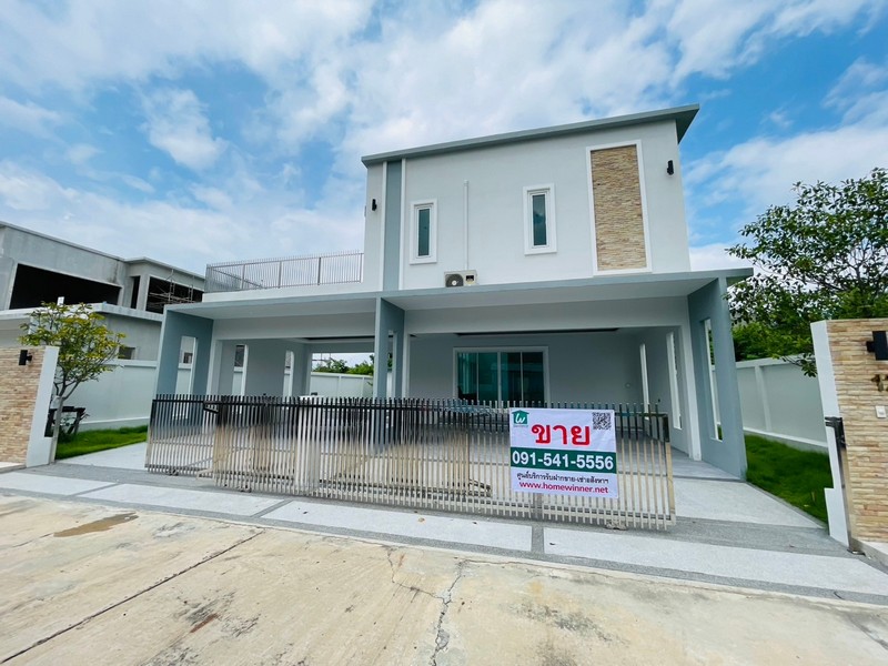 ขายบ้านเดี่ยวสร้างใหม่ 105 ตร.ว.ซอยหมู่บ้านศรีเจริญวิลล่า 24บ้านเดี่ยว 2 ชั้น สร้างใหม่ 105 ตร.ว. 357 ตร.ม.4 ห้องนอน 4 ห้องน้ำ พร้อมสระว่ายน้ำสร้างใหม่เหมาะกับตัวบ้านด้านหลังบ้านมีห้องควบคุมระบบสระว่ายน้ำมีพื้นที่ด้านข้างของตัวบ้าน สามารถตกแต่งเป็นสวนที่พักผ่อนชุดตู้ครัวสำเร็จรูปอย่างดีครบชุดพร้อมเตาแก๊สและเครื่องดูดควันใช้วัสดุเกรดพรีเมี่ยมทั้งหลังหน้าบ�