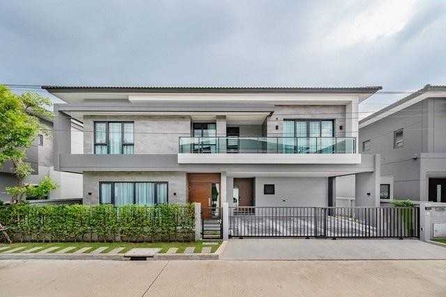 ให้เช่า บ้านเดี่ยว โครงการ เดอะ ซิตี้ บางนา The City Bangna บ้านพร้อมเฟอร์นิเจอร์และเครื่องใช้ไฟฟ้า มี 2 หลังให้เลือกชม ตกแต่งสวยทั้ง 2 หลัง