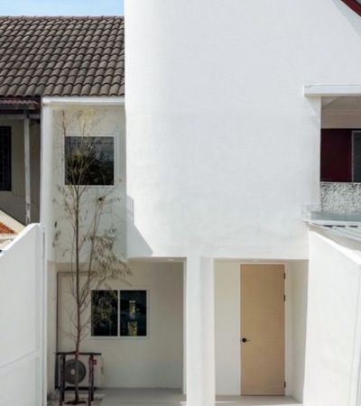 เปิดโปรปีใหม่ หลังเดียว ใครไวได้ก่อนให้เช่า 19,500/เดือน* บ้านรีโนเวทใหม่ทั้งหลัง สวยจนเหมือนคาเฟ่____เข้าอยู่แล้วชีวิตดีขึ้นทันที ไม่ต้องแต่งเพิ่ม ไม่ต้องซื้ออะไรเพิ่มครบจริง ไม่กั๊กแอร์ 3 เครื่องเครื่องทำน้ำอุ่น 2 เครื่องเครื่องซักผ้าตู้เสื้อผ้า 2 ตู้ผ้าม่านทั้งหลังหิ้วกระเป๋าเข้าอยู่ = จบ____• ทาวน์โฮม 2 ชั้น• พื้นที่ใช้สอย 130 ตร.ม.• 3 ห้องนอน | 3 ห้องน้ำ• ห้องรับแ�