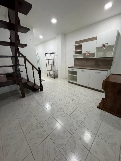 P1829 ให้เช่าทาวน์เฮ้าส์ 2 ชั้น 2 หลังทะลุกัน ซอยรามอินทรา 34 ติดเลียบด่วนรามอินทรา และ ถ.รามอินทรา