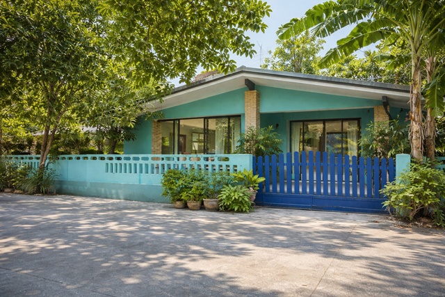 รร.บดินทรเดชา 2 1.9 กม. ให้เช่าบ้านเดี่ยวชั้นครึ่ง 55 ตร.ว. 220 ตร.ม.สวนสยาม  MRTรามอินทรา กม.8 2.6 กม.  เฟอร์ฯ เครื่องใช้ไฟฟ้าครบ 