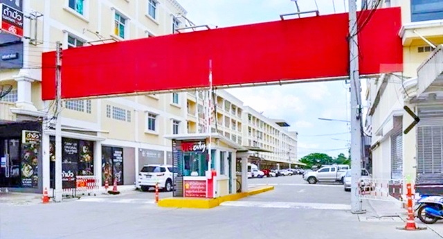 ม.ธรรมศาสตร์ 3กม.โลตัส รังสิตคลองสอง 459 ม. 2แอร์ ตลาดไอยรา 2กม. อาคาร 4.5 ชั้น ให้เช่า  20 ตร.วา  340 ตร.ม ติดถนนใหญ่ 