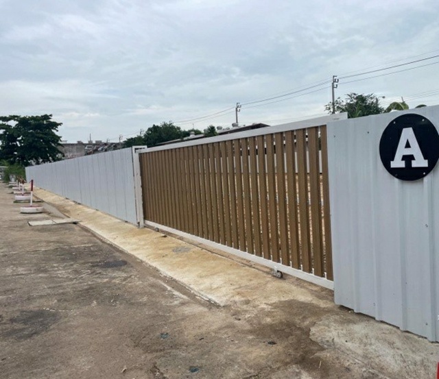 ที่ดินให้เช่ามีนบุรีถมแล้ว MRT ตลาดมีนบุรี 2.7 กม.ล้อมรั้วเรียบร้อย และคู้ขวา กรุงเทพฯ  ทำเลดี 2 แปลง 100 ตร.วา.,200 ตร.วา.