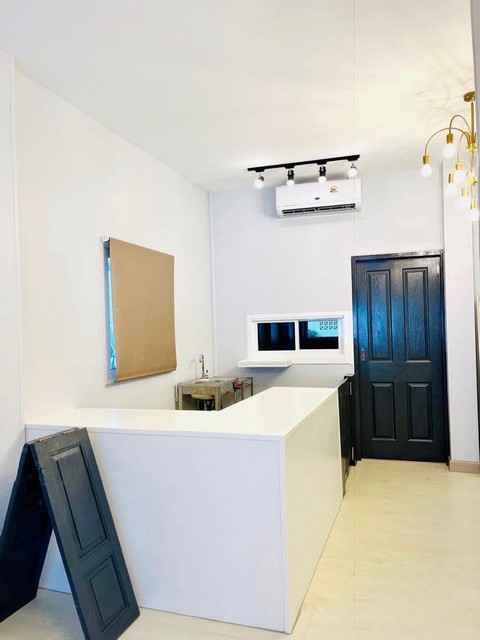 P1842 ให้เช่าบ้านสร้างใหม่ ซอยสาทร 17 เจริญราษฎร์ 1  จอดจักรยานยนต์ได้(รถยนต์เข้าไม่ได้นะคะ) ใกล้ BTS สุรศักดิ์ 