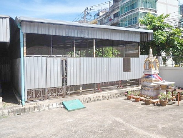 โชว์รูม ร้านอาหาร 212ตรม. เซ็นทรัล พระราม3 Homeproพระราม3 700ม.โรงเรือนโครงสังกะสี  สะพานแขวน สะพานพระราม 9 1.5 กม. ให้เช่าที่ดิน 53ตร.วา. 