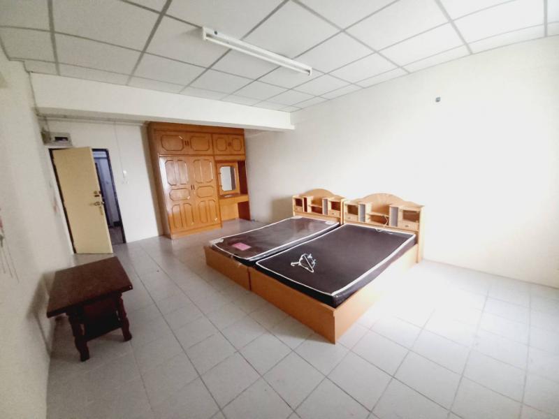 ให้เช่าเอแบคคอนโดทาวน์ ชั้น 7 ใกล้ ม.ABAC มีเตียง 3.5 ฟุต 2 เตียง เครื่องใช้ไฟฟ้า ห้องสตูดิโอ ระเบียงมีซิงค์ล้างจานห้องสตูดิโอ มี แอร์ เครื่องทำน้ำอุ่น ตู้เสื้อผ้าขนาดใหญ่การเดินทางสะดวก ใกล้ ม.รามคำแหง เอแบค แอร์พอร์ตลิงค์สัญญา 1 ปี: 4,000 บาท มัดจำ 2 เดือน ล่วงหน้า 1 เดือนจอดรถได้ 1 คันปุ๊ก 089-1224578Line id :pook5062