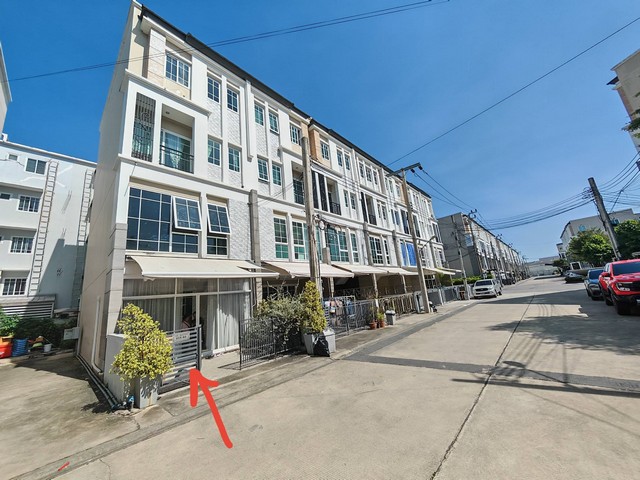 ให้เช่าโฮมออฟฟิศ 4 ชั้นหลังมุม 4 ห้องนอน The Master @BTS Udomsuk ถนนใหญ่ ย่านธุรกิจ ใกล้ BTS อุดมสุข ติดถนนใหญ่ ย่านธุรกิจ