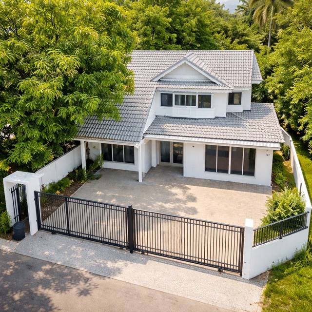 รามคำแหง 110-112 MRT สัมมากร 200 ม.ให้เช่าเดี่ยว 2 ชั้นหัวมุม ทำเลศักยภาพ บ้านกว้าง เฟอร์นิเจอร์ครบ 2-3นอน 3 น้ำ 