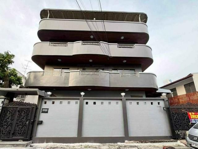 BR 1498 ให้เช่า ขายอาคารสำนักงาน Stand alone ขนาด 1100 ตรม. ซอยรัชดาภิเษก 3 ใกล้ MRT พระราม 9