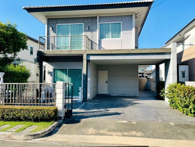 ให้เช่าบ้านเดี่ยวCentro สุขสวัสดิ์-พระราม 352ตารางวา•4 ห้องนอน 4 ห้องน้ำ•แบ่งพื้นที่เป็นสัดส่วน 1 ห้องนอนใหญ่, 1 ห้องแต่งตัว, 1 ห้องทำงาน, 1 ห้องนอนเล็ก, โซนดูทีวี, โซนกินข้าว, ห้องครัวแยก•เฟอร์นิเจอร์ครบ เครื่องใช้ไฟฟ้าครบ พร้อมเข้าอยู่ Facility •สระว่ายน้ำ, ฟิตเนส, สนามเด็กเล่น, สวนสาธารณะ, ระบบรักษาความปลอดภัย 24ชม, access card, กล้องวงจรปิด สถานที่ใกล้เคียง…•ทางด่วน สุขสวัสดิ์•ท�