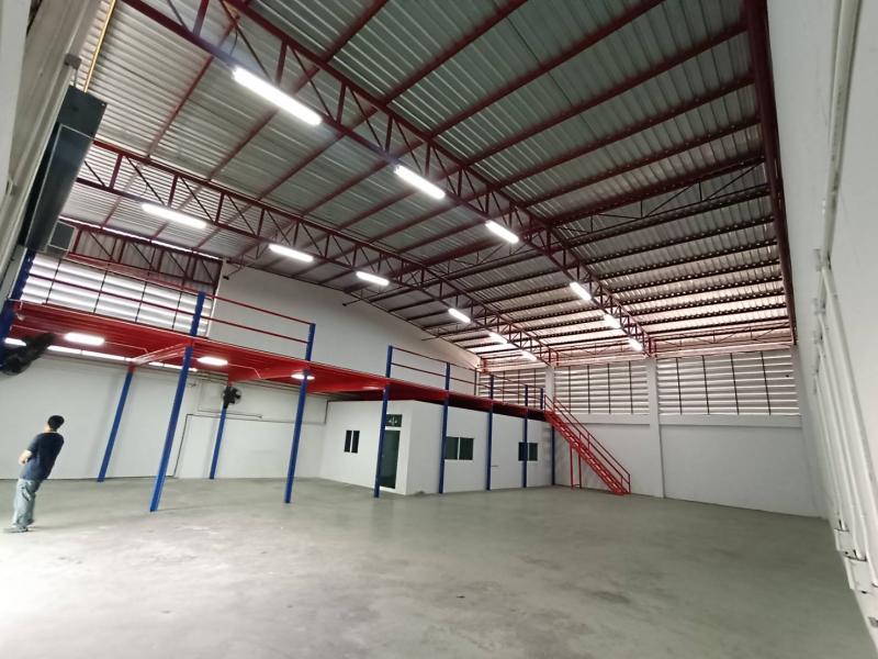 BST1003 ให้เช่าโกดัง คลังสินค้า ลาดกระบัง เลียบมอเตอร์เวย์ ใกล้สนามบินสุวรรณภูมิ ให้เช่าโกดังและคลังสินค้า ทำเลศักยภาพสูง ย่านลาดกระบัง