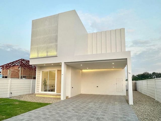 โซนท่าวังตาล #สารภี ขายเพียง 3.98 ล้าน #บ้านสร้างใหม่ #สไตล์โมเดิร์นมินิมอล 2 ชั้น 1 หลังสุดท้าย ทำเลดี #น้ำไม่ท่วม ใกล้นานาชาติ #CDSC 1กม.