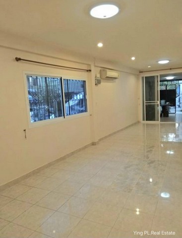 ให้เช่า ทาวน์เฮาส์ 2 ชั้น หลังมุม หลังบิ๊กซีรัชดา รัชดาซอย7