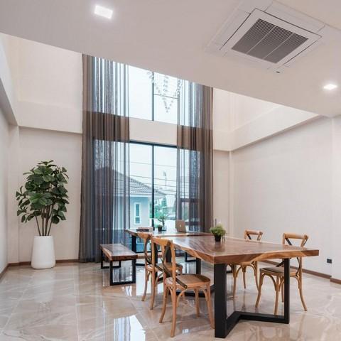 ขายทาวน์โฮม 3.5 ชั้น 235 ตร.ม. ย่านนาคนิวาส ลาดพร้าว 71 ห้องมุม ใกล้เซ็นทรัล อีสต์วิลล์