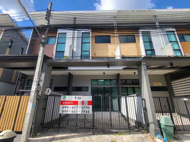 ขาย อีโค สเปซ 2  Eco Space 2 ทาวน์โฮม 3 ชั้น บนถนนประเสริฐมนูกิจ พื้นที่ 21ตรวา. พทชส 175 ตรม. 3 นอน 3 น้ำ บ้านไม่เคยอยู่ ขาย 4,400,000  อีโคส เปซ 2 ทาวน์โฮมสวย ถนนประเสิรฐมนูกิจ สภาพเหมือนใหม่ บ้านไม่เคยอยู่- บ้าน 3 ชั้น แปลนบ้านสวยเท่- ขนาดที่ดิน  21ตาางวา - ขนาดพื้นที่ใช้สอยบ้าน 175 ตารางเมตร - 3 ห้องนอน 3 ห้องน้ำค่ะ- 2 ที่จอดรถ สถานที่ใกล้เคียง : - โรงเรียนเลิศหล้า, โรงเรียนบดินเดชาสิงห์เสนี- Super 