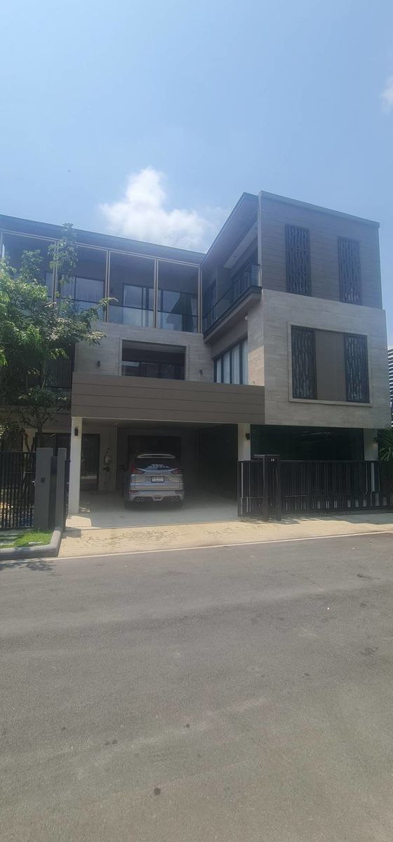 ขายบ้าน Vana Residence กรุงเทพฯกรีฑา ราคาดีที่สุดติดต่อผึ้งรติ 061-94-19639